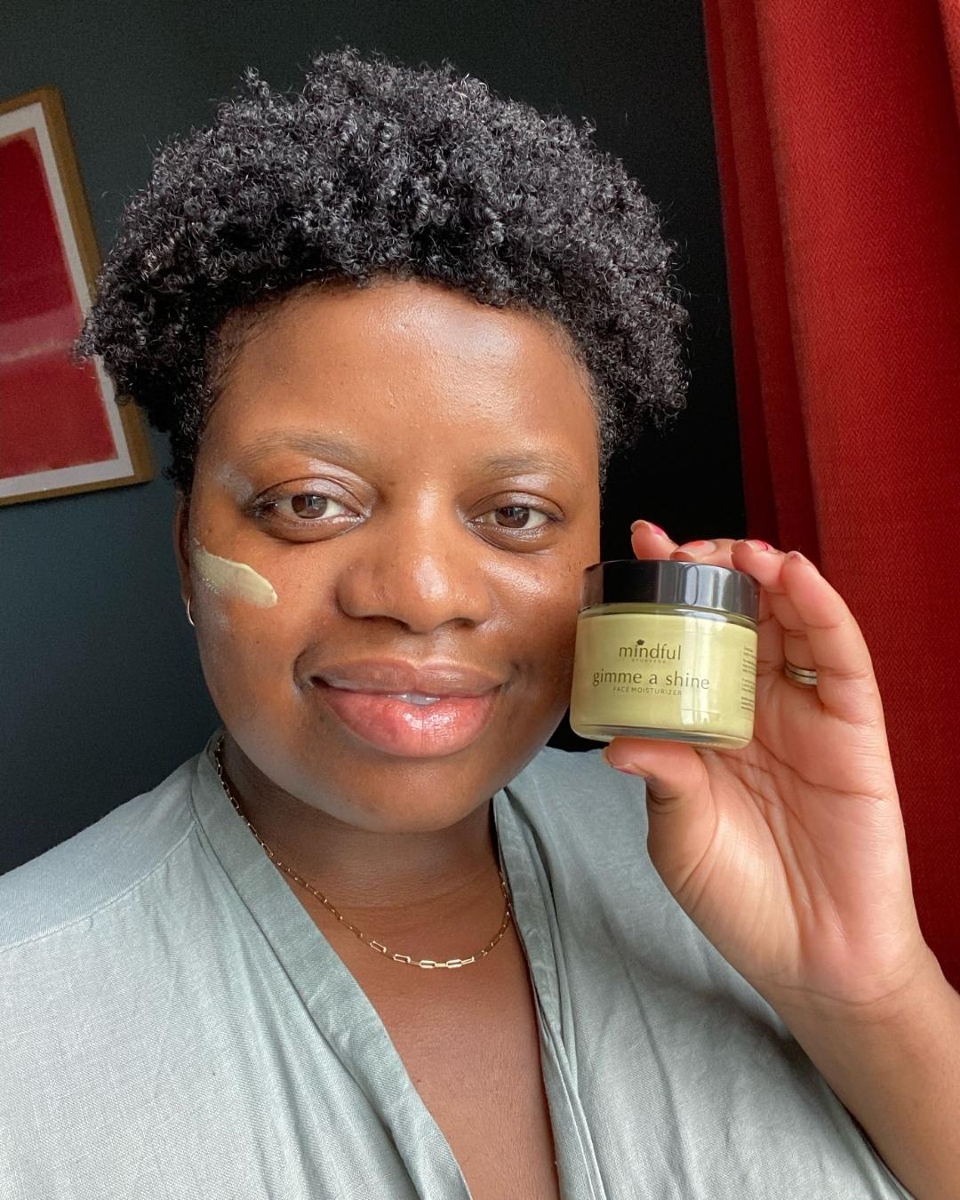 I have dry skin which can be prone to sensitivity especially around the nose; my husband who has also been using this has oily skin. Firstly, the packaging is beautiful and made me smile. A nice substantial jar. The cream is light and smells amazing! The texture is perfect for both our skin types. It’s very brightening as it states yet it doesn’t leave the skin looking greasy at all.